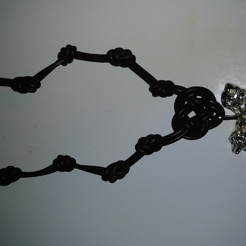 Neclace - Picture 3 of 4